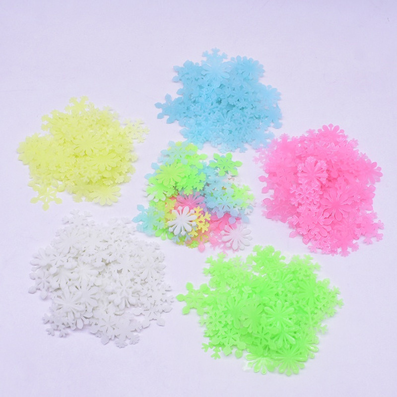 Set 50 miếng dán tường hình bông tuyết dạ quang 3D