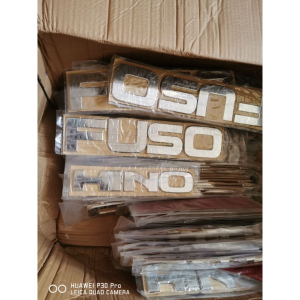 Tem chữ mạ FUSO, tem trang trí xe tải, tem xe FUSO.