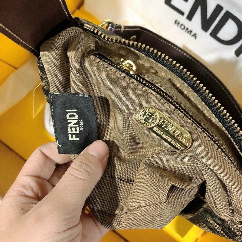 Túi Hộp Fendy Tặng Kèm 2 Dây Đeo FullBox Size 26