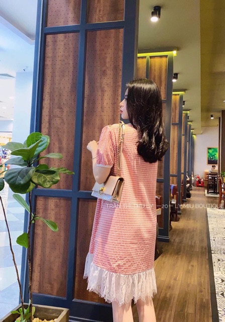 Đầm karo por viền ren