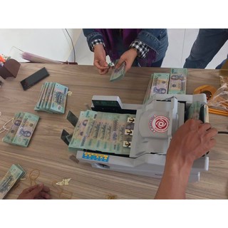 Máy đếm tiền xinda kiểm giả
