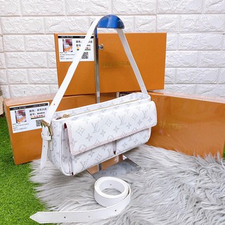 Túi đeo LV dáng chữ nhật thời trang mới 2020 HOT - PTA  F630 ( size 30 cm )