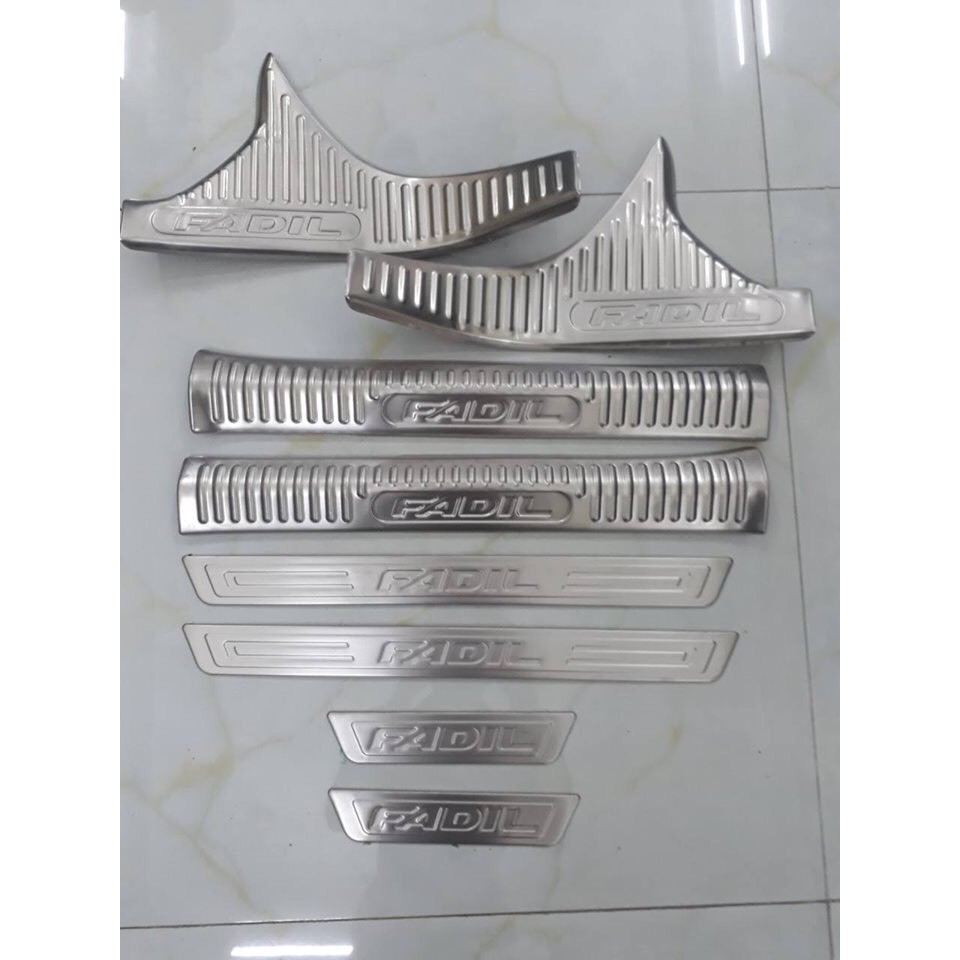 Ốp bậc cửa xe Vinfast Fadil 2019 mẫu inox tặng kèm phụ gia tăng dính
