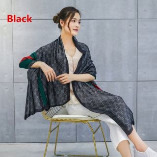 Khăn choàng rộng đi biển
