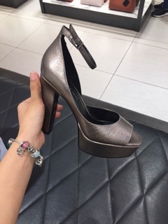 Giầy gót vuông charles and keith size 36