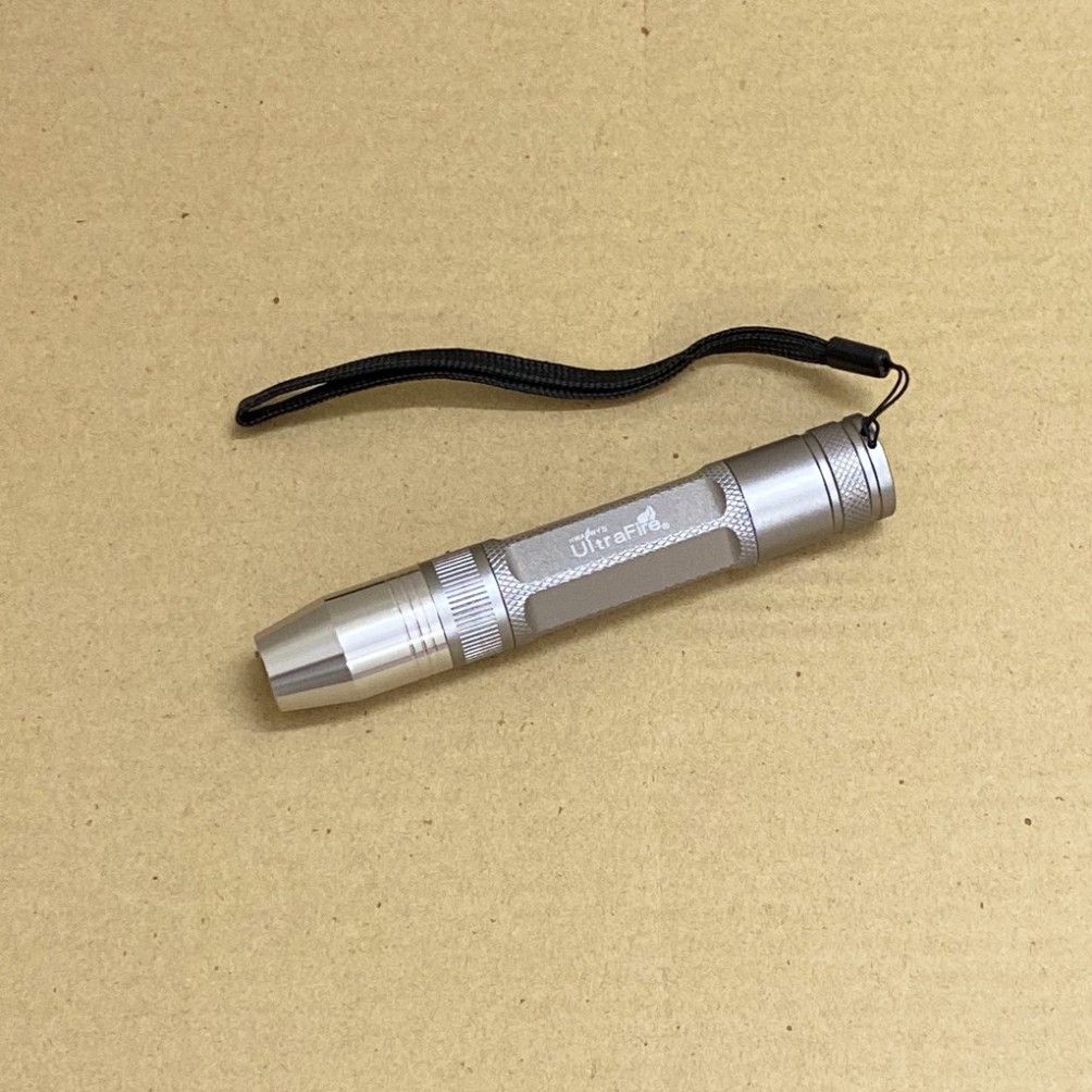 Đèn pin soi đá quý C01