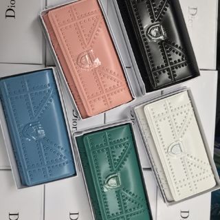 Ví cầm tay đính hạt QC FULLBOX
