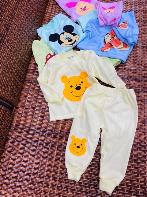 Bộ quần áo nỉ bông mỏng cho bé trai/gái. Hình xin xắn.