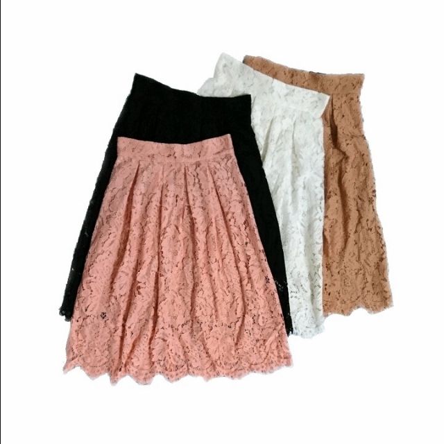 Chân váy xếp ly chất liệu ren hoa