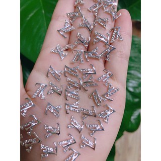 charm nail LV phụ kiện trang trí móng