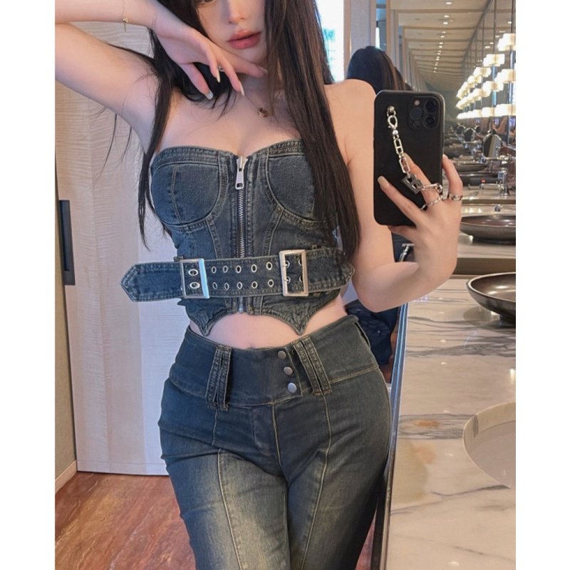 Áo ống và quần jean lưng cao thời trang quyến rũ cho nữ