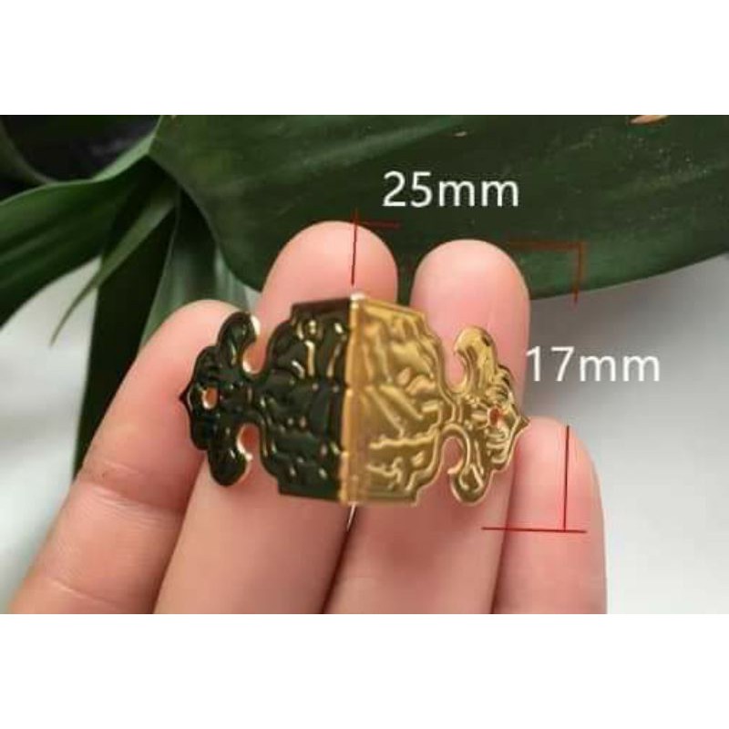 Góc trang trí 2 cạnh hoa văn