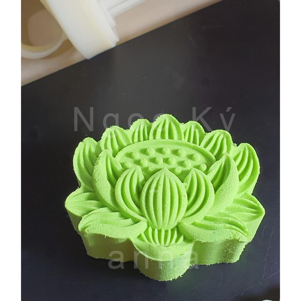 NQ125-0983 - KHUÔN TRUNG THU LÒ XO HOA SEN 125G