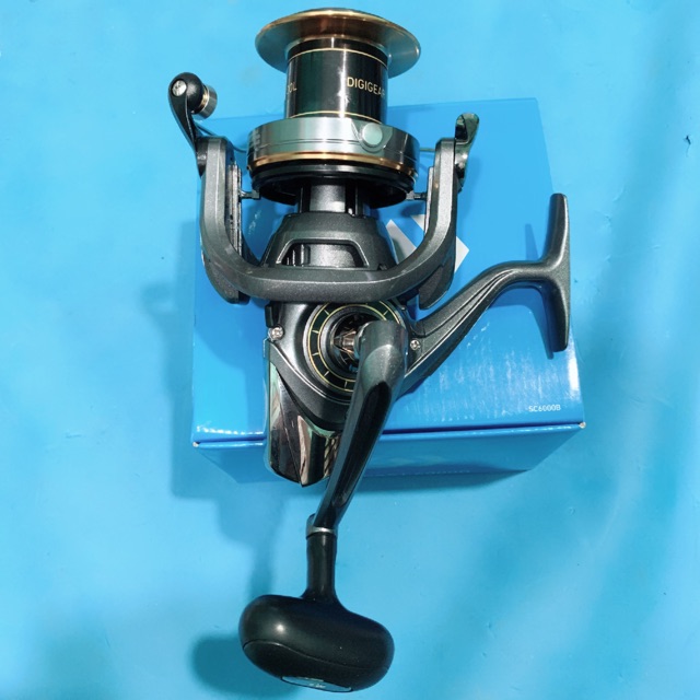 máy câu cá DAIWA 6000 SHOPRECAST hàng việt nam sản suất máy là hàng cao cấp y hình máy quay siêu mượt