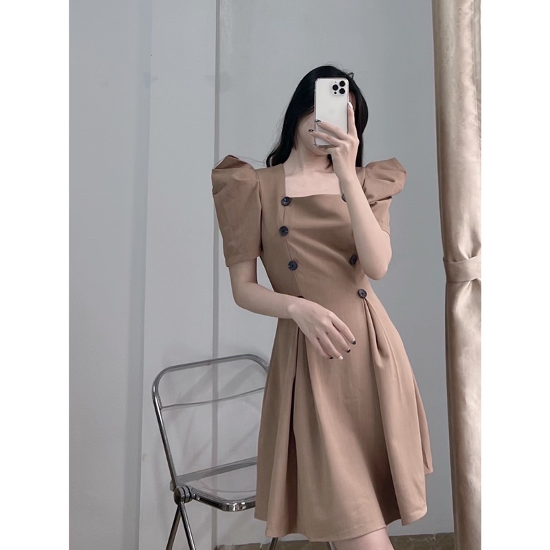 Váy thiết kế dáng xoè tay bồng thanh lịch