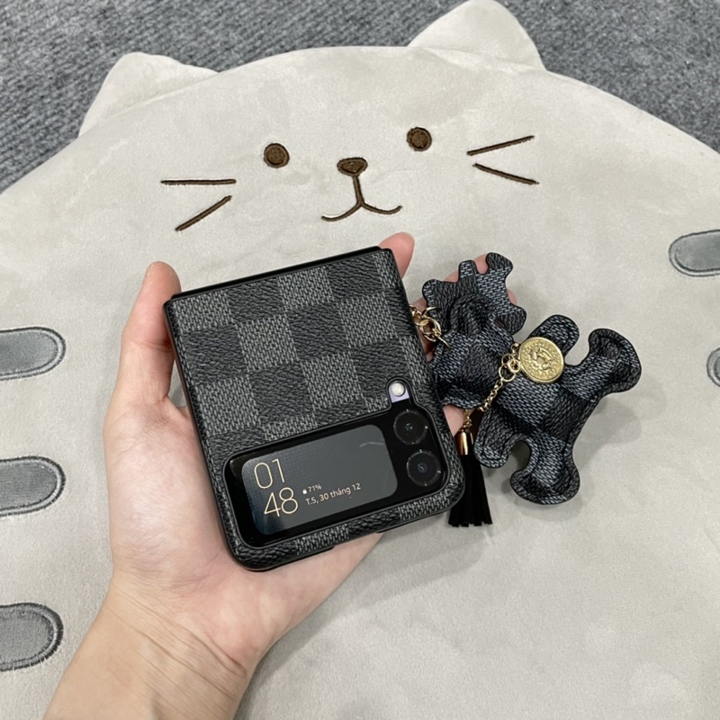 [HÀNGSẴN] Ốp da Samsung Z Flip 3 / Z Flip 4 hoạ tiết dây gấu (Ảnh shop chụp) / Z Flip3 / ZFlip3 / Z Flip4/ ZFlip4