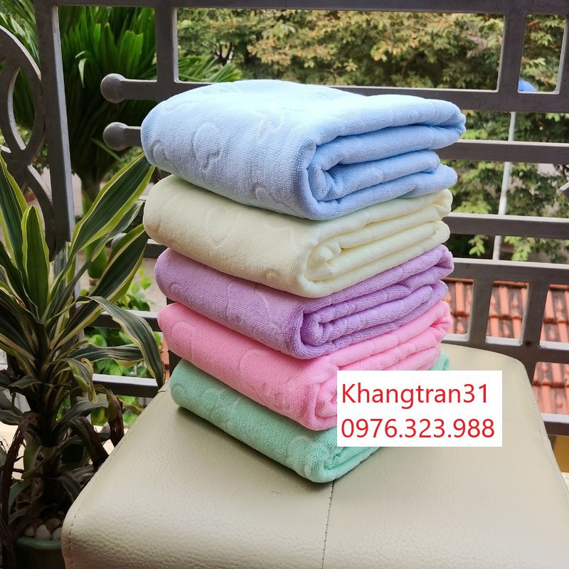 Khăn tắm siêu mỏng  khổ lớn 140 x 70cm dùng quấn khi tắm cho bé yêu
