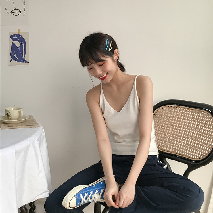 Áo hai dây dệt kim cổ chữ v form rộng thoải mái hợp thời trang | BigBuy360 - bigbuy360.vn