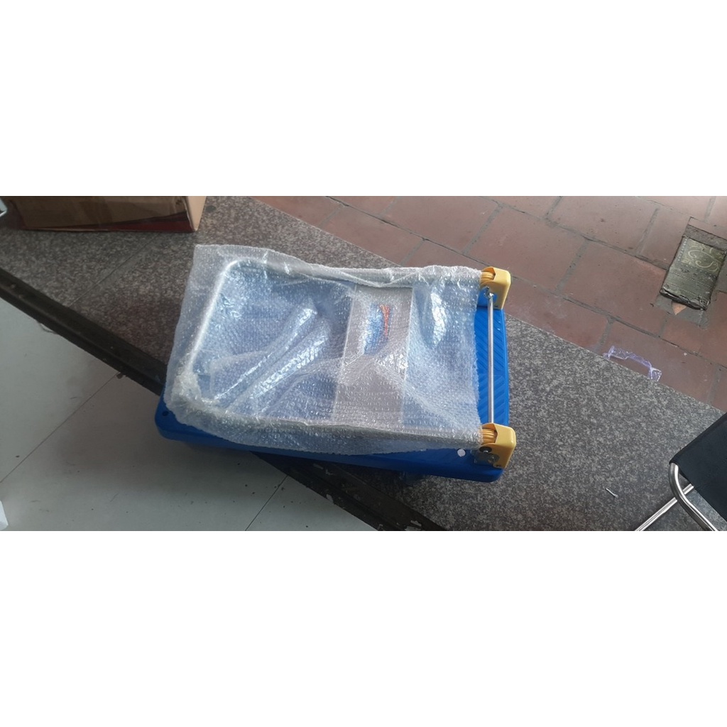 Xe đẩy hàng 4 bánh