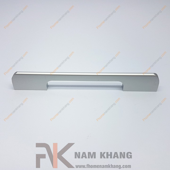 Tay nắm cửa tủ màu nhôm NK260-N