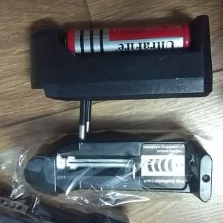 Dụng cụ sạc pin 18650 3.7v đơn