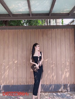 Đầm body sẻ tà dài 😍❤️