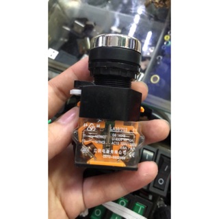 Công tắc nhấn/nhả LA38-203