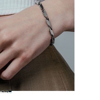 Lắc Tay Nam Inox Hỏa Tiển 4mm Thép Không Gỉ- LTNQC02