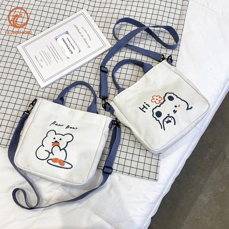 Túi Đeo Chéo Vai Vải Canvas Họa Tiết Gấu Nhỏ Dễ Thương Dành Cho Nữ