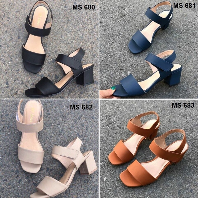 Giày sandal gót vuông
