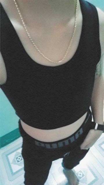 Áo Nịt Ngực Tomboy - Ngắn Có Viền Tròng Cổ