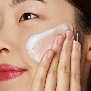 Sữa Rửa Mặt Hoa Cúc Calendula Deep Cleansing Foaming Face Wash
