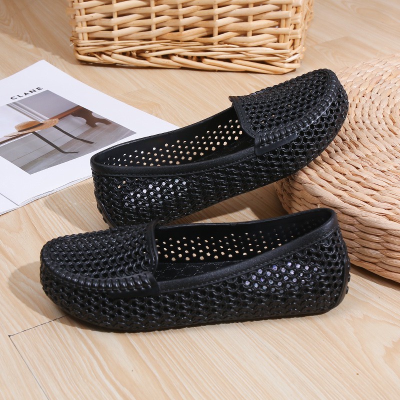 Giày nhựa đi mưa, đi biển - Chất liệu siêu nhẹ