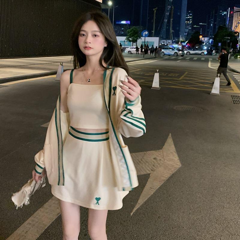 Bộ Áo Khoác Thêu Họa Tiết + Chân Váy Xinh Xắn Theo Phong Cách Mùa Thu 2021 Dành Cho Nữ