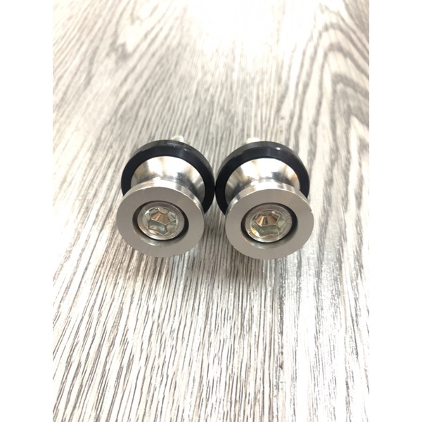 Gù nâng bánh sau xe Motor