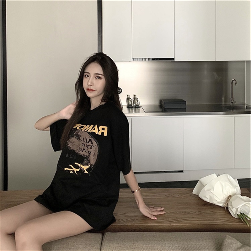 Áo thun SUXI ngắn tay form rộng in họa tiết cá tính dành cho nữ