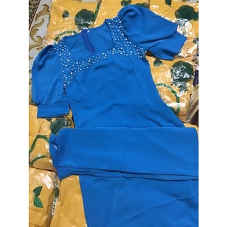 Áo dài nhung tuyết màu đỏ