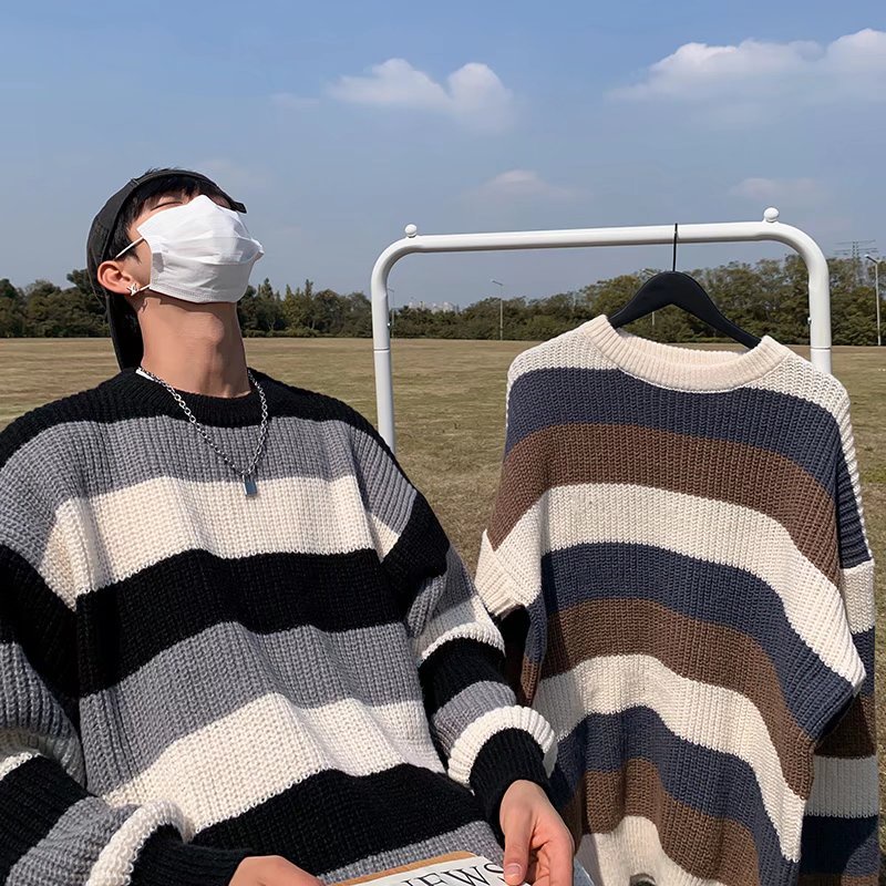 Áo sweater dệt kim cổ tròn dáng rộng họa tiết sọc ngang màu tương phản phong cách Hồng Kông trẻ trung cho nam