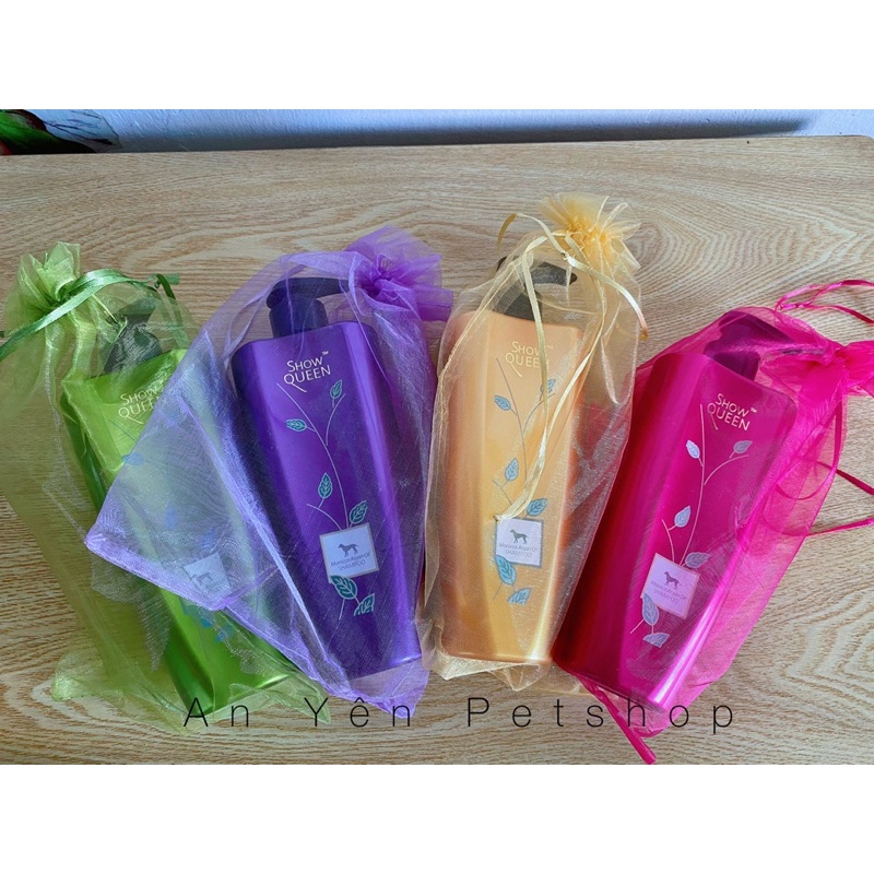 Sữa Tắm Show Queen Hương Nước Hoa Dành Cho Chó Mèo Chai 500ml