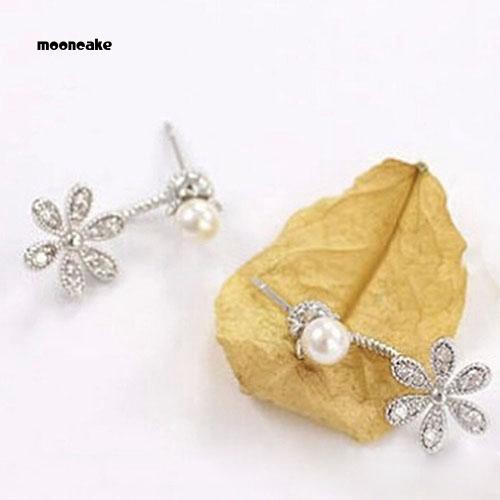 Khuyên tai hoa đính đá và ngọc trai giả phong cách Hàn Quốc thanh lịch dành cho nữ