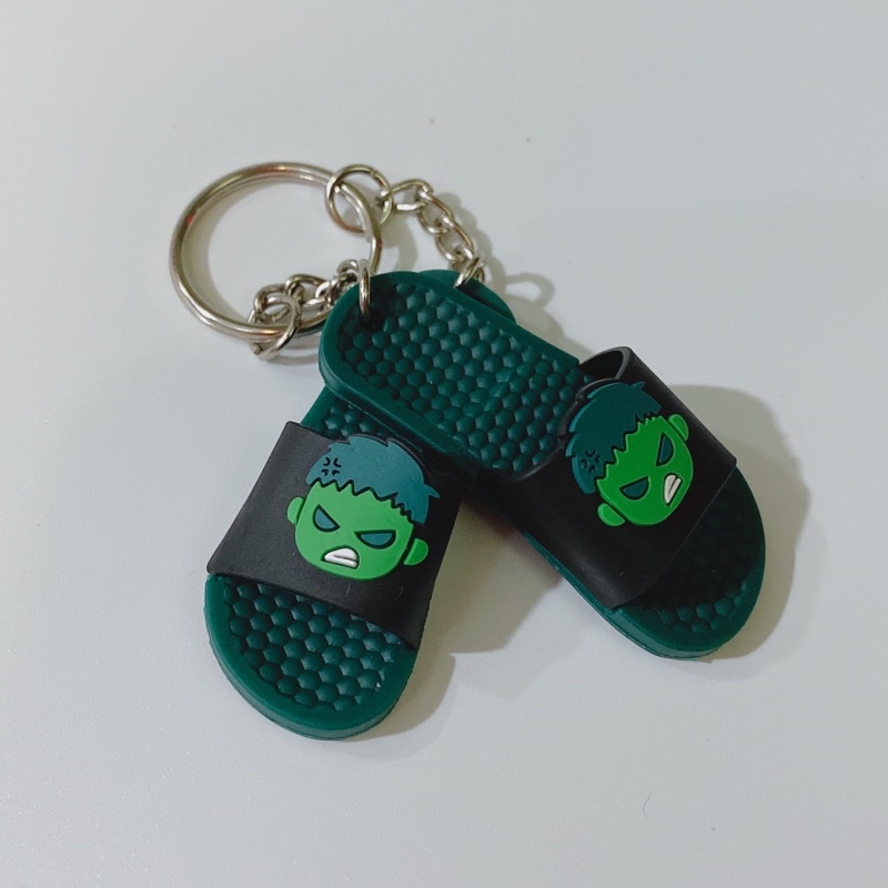 Móc khoá hình đôi dép mini có kèm khoen siêu cute