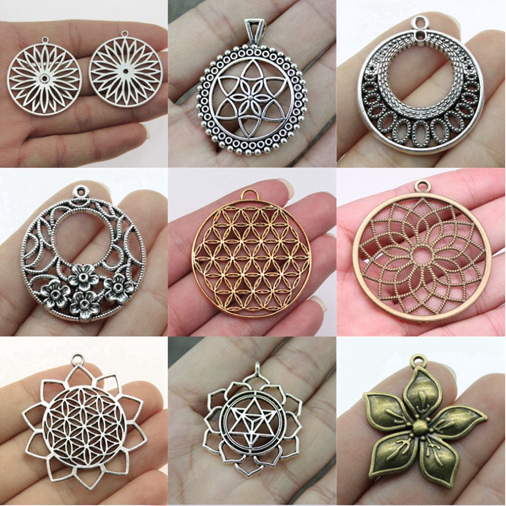 1 Mặt Trang Sức Hình Tròn Họa Tiết Hoa Handmade