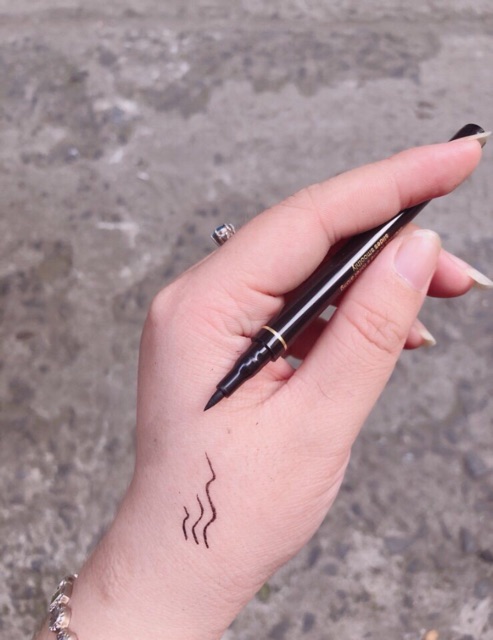 Bút lông kẻ mí mắt Non.U | BigBuy360 - bigbuy360.vn