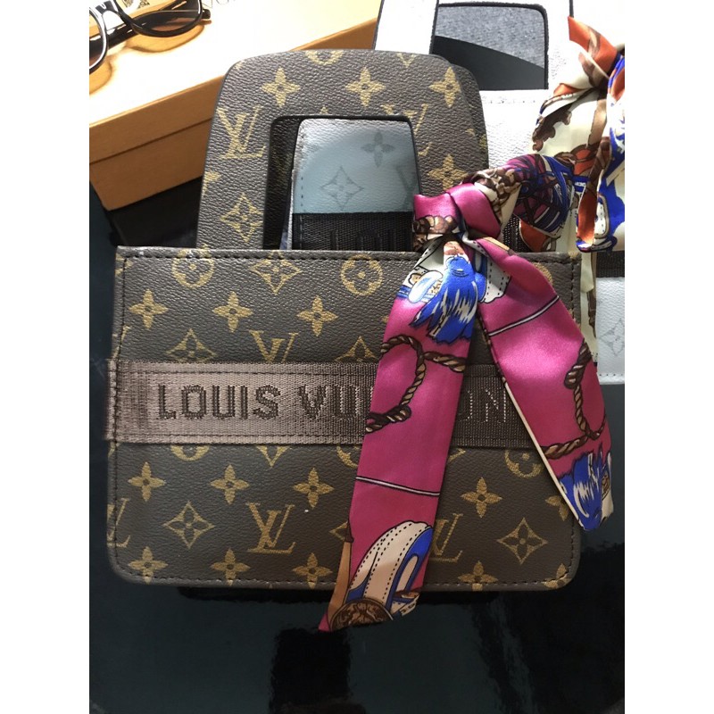 🌸TÚI XÁCH LV VUÔNG🌹TÚI XÁCH CÔNG Sở nữ🌹Túi đeo chéo nữ hót 2021 - Thampee