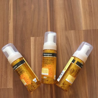 Sữa rửa mặt nghệ Neutrogena