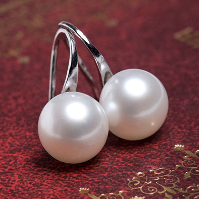 Ladies Korean Style Temperament Pearl Stud Earrings
