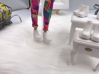Giày bata trắng cho búp bê B a r b i e cao 27-30cm chân nhón