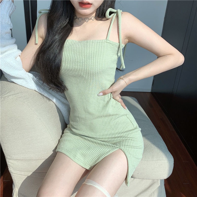Đầm Hai Dây Xẻ Tà Dáng Ôm Màu Xanh Lá Nhạt Thời Trang Mùa Hè Cho Nữ