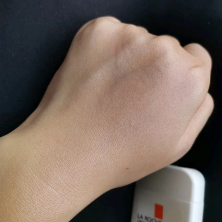 🌸La Roche Posay Anthelios  anthelios   Invisible Fluid SPF 50+ Kem Chống Nắng La Roche Posay dành cho da nhạy cảm 50ml | BigBuy360 - bigbuy360.vn