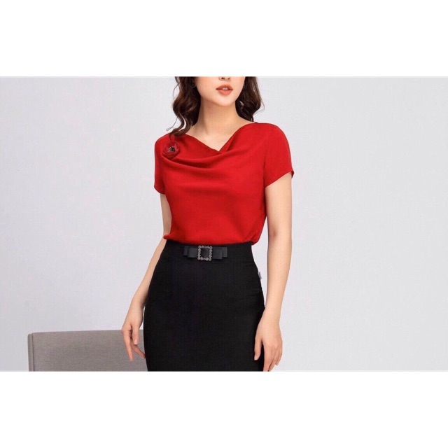 Áo lụa cổ đổ kèm hoa